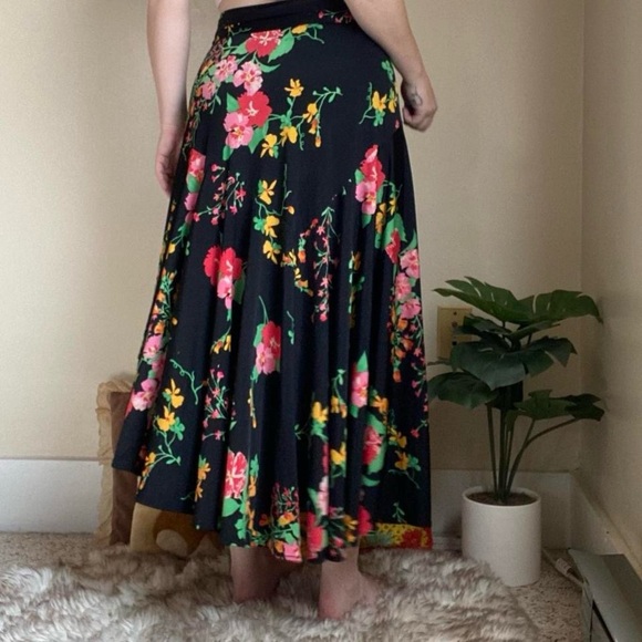 Black floral wrap skirt - Picture 7 of 7